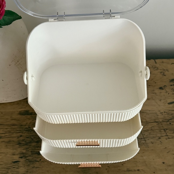 Cosmetic Storage Box Bathroom Desktop Beauty Makeup Organizer; like new White - Picture 7 of 8